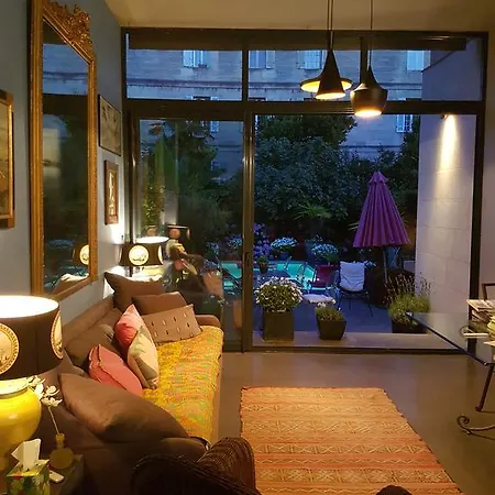 Appartement 22 *